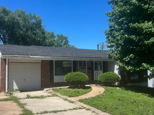 2511 Princess Dr, Saint Louis, MO 63136