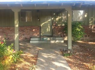 194 O St, Sanger, CA 93657