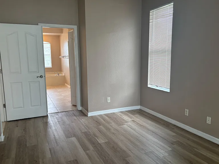 3074 Brampton Ter — Photo 11