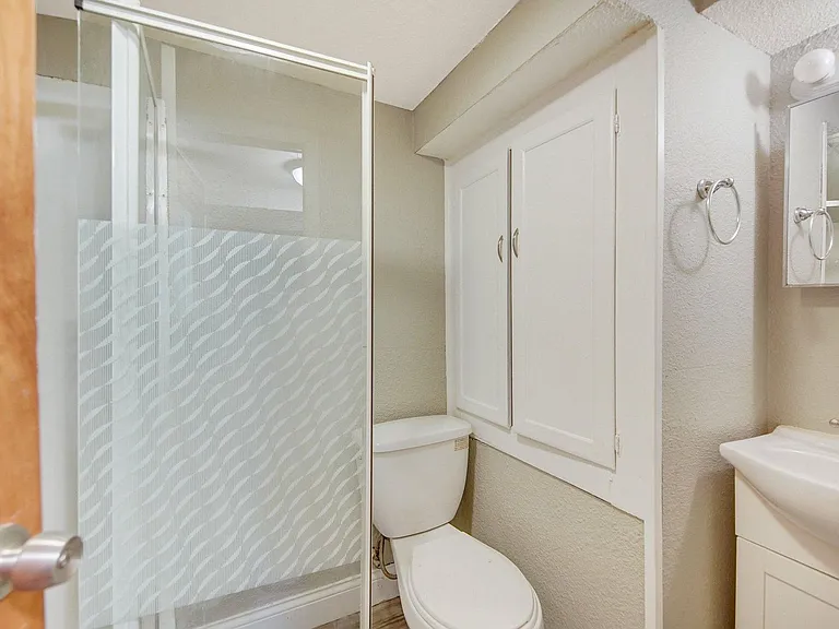 996 Fremont Ave — Photo 16