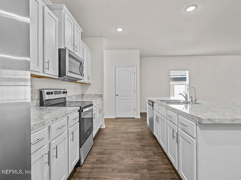 8279 Meadow Walk Ln — Photo 9