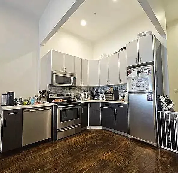 2309 Astoria Blvd #1R — Photo 1