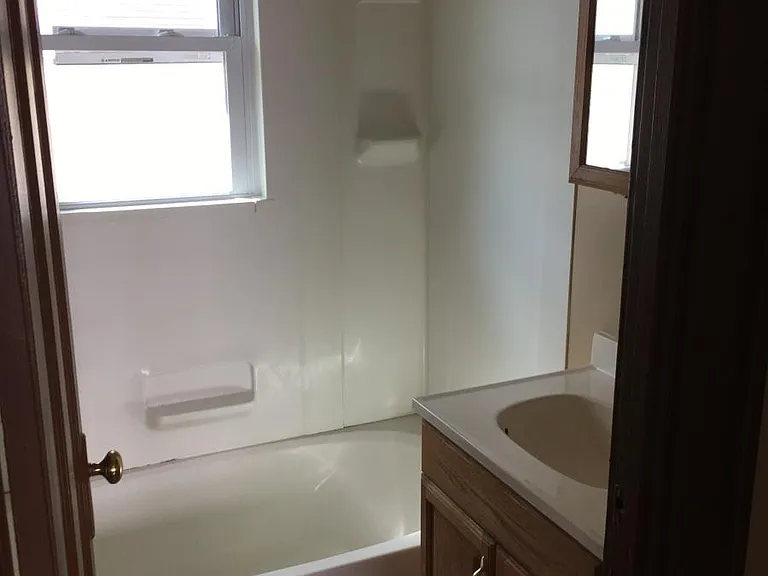 2221 Gross Ave NE — Photo 9