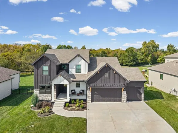 2102 Foxtail Dr, Kearney, MO 64060