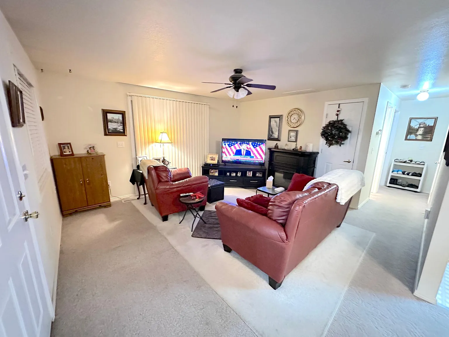 2 bed, 1000 sqft, $1,695 — Photo 4