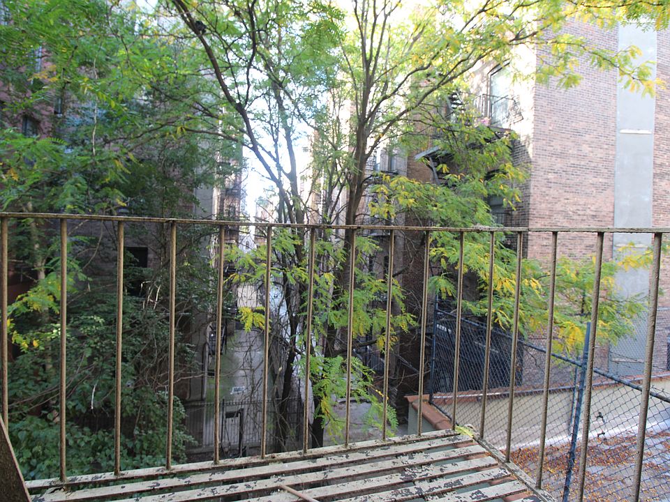 1st image of 926 Amsterdam Ave #4F