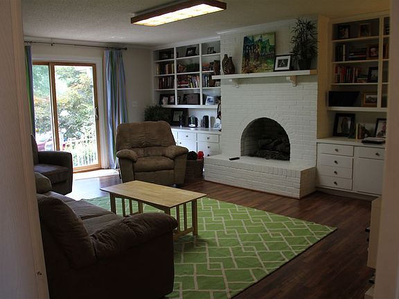 2nd image of 103 Maple Dr