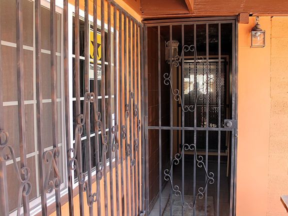 Gated entry and hallway