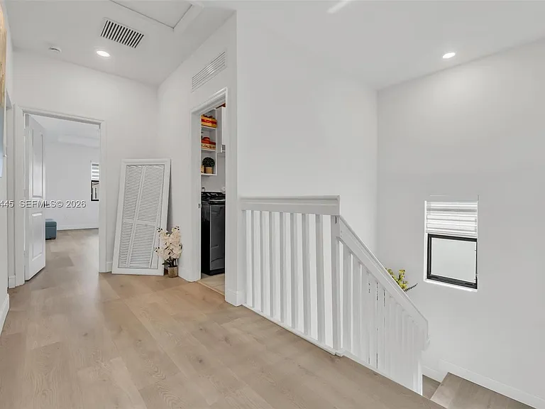 3538 W 108th St — Photo 30