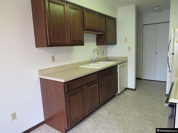4th image of 4440 S Poplar St Unit 107