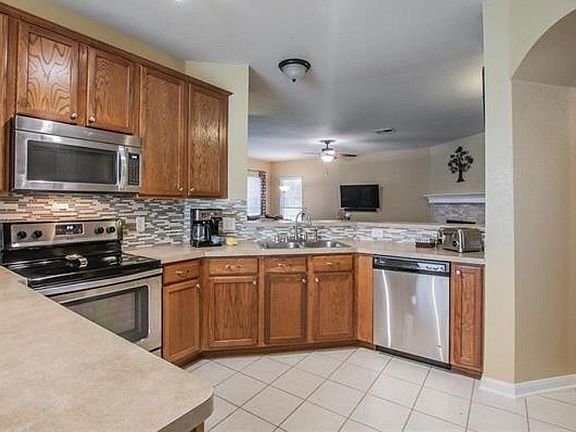 5th image of 1823 Bridgeport Dr