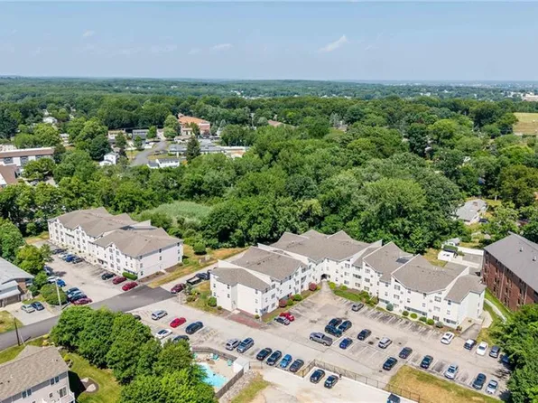 200 Woodlawn Ave APT 203, North Providence, RI 02904