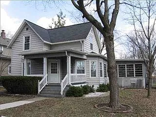 106 S Moore St photo 1