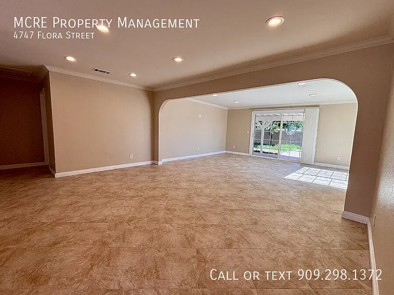 4747 Flora St — Photo 9