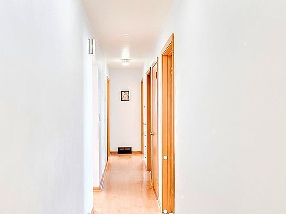 5th image of 1052 S Oak Ave