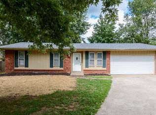 1063 E Guinevere St, Springfield, MO 65807