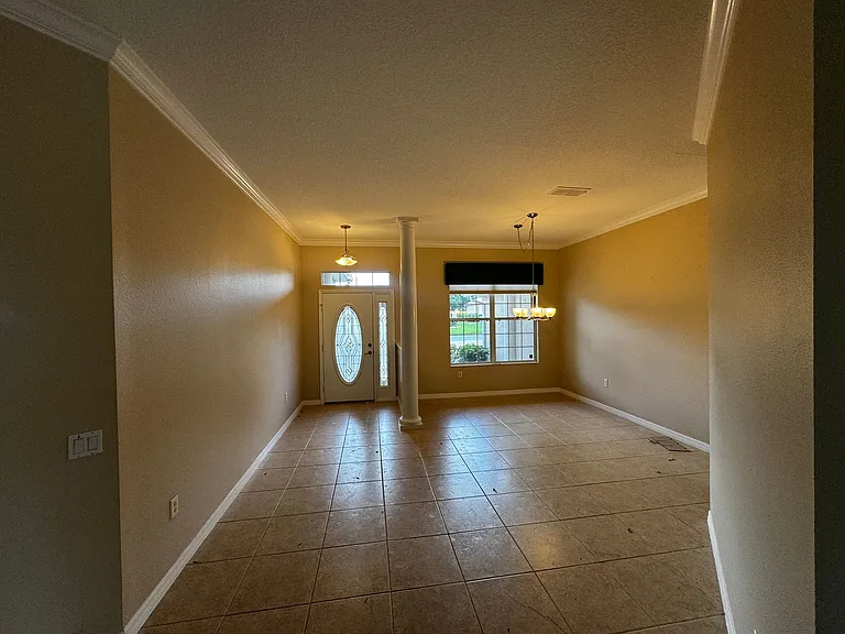 8821 SW 82nd Court Rd — Photo 3