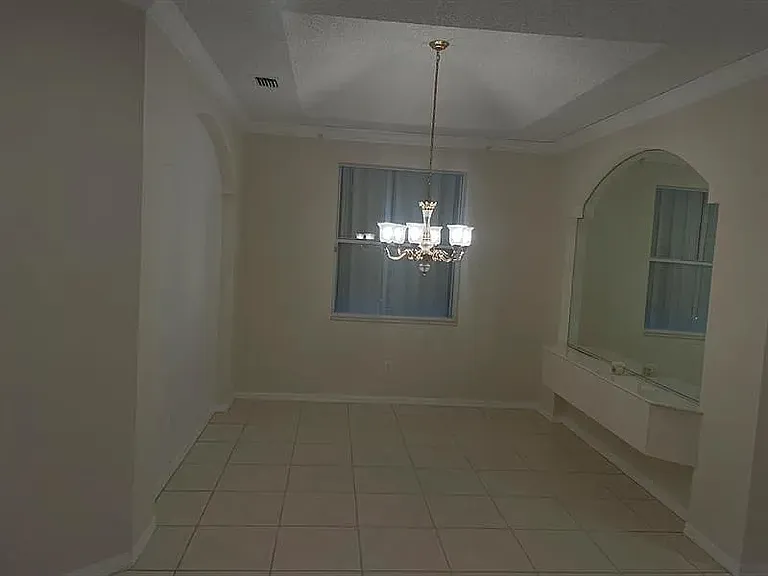 10895 Fillmore Dr — Photo 2