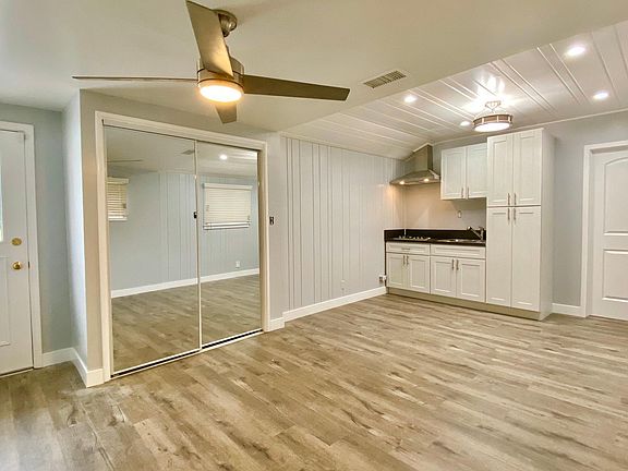 3rd image of 10619 Firmona Ave