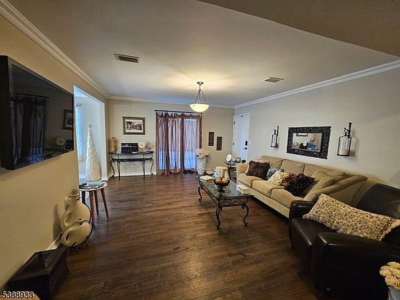 4th image of 63-69 Rome St #1J