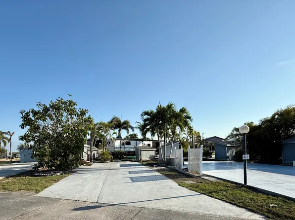 150 Smallwood Dr #40, Chokoloskee, FL 34138