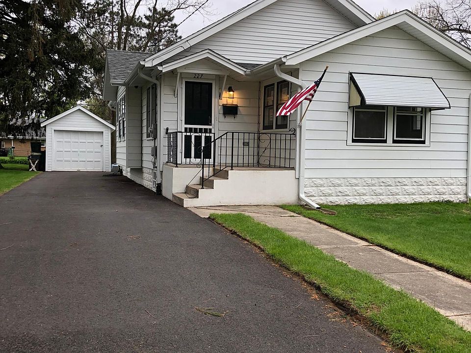1st image of 227 Grand Ave
