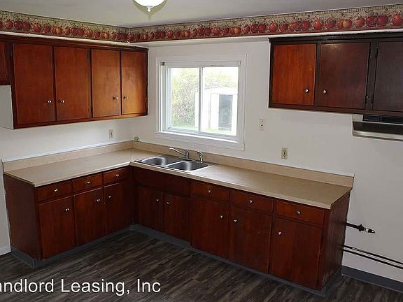 4th image of 4604 Meadow Ln