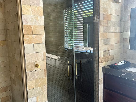 5th image of 675 E Ocotillo Ave