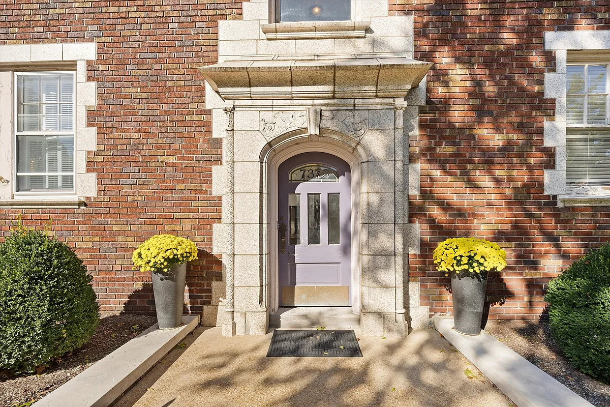Building Photo - 7373 Pershing Ave #1-1W