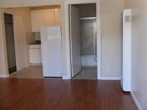 4th image of 7975 Macarthur Blvd APT 26