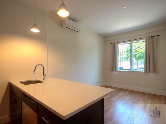 4th image of 128 Scholes St APT 01A