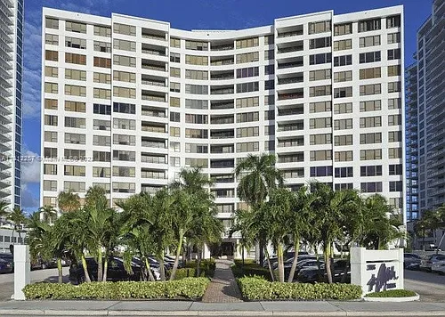 3505 S Ocean Dr #108 Photo 1
