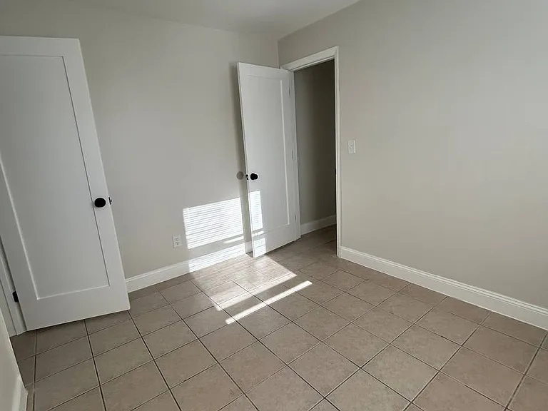 18 Hampton Rd #D10 — Photo 13
