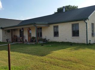 100 Teufels Brunnen Ln, Fredericksburg, TX 78624