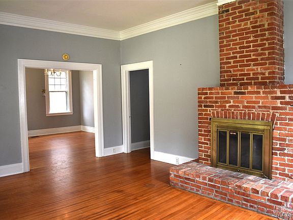 3rd image of 1209 S Lawrence St