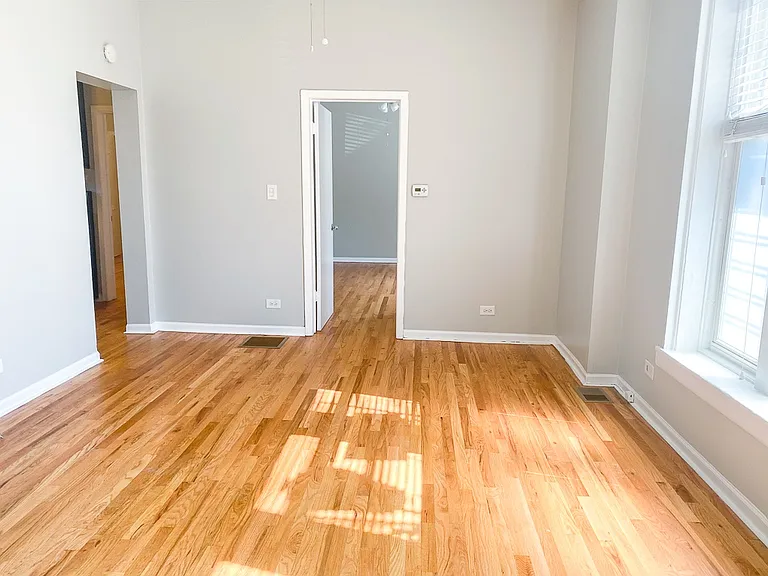 1514 N. Honore St./1500 N. Elk Grove — Photo 11