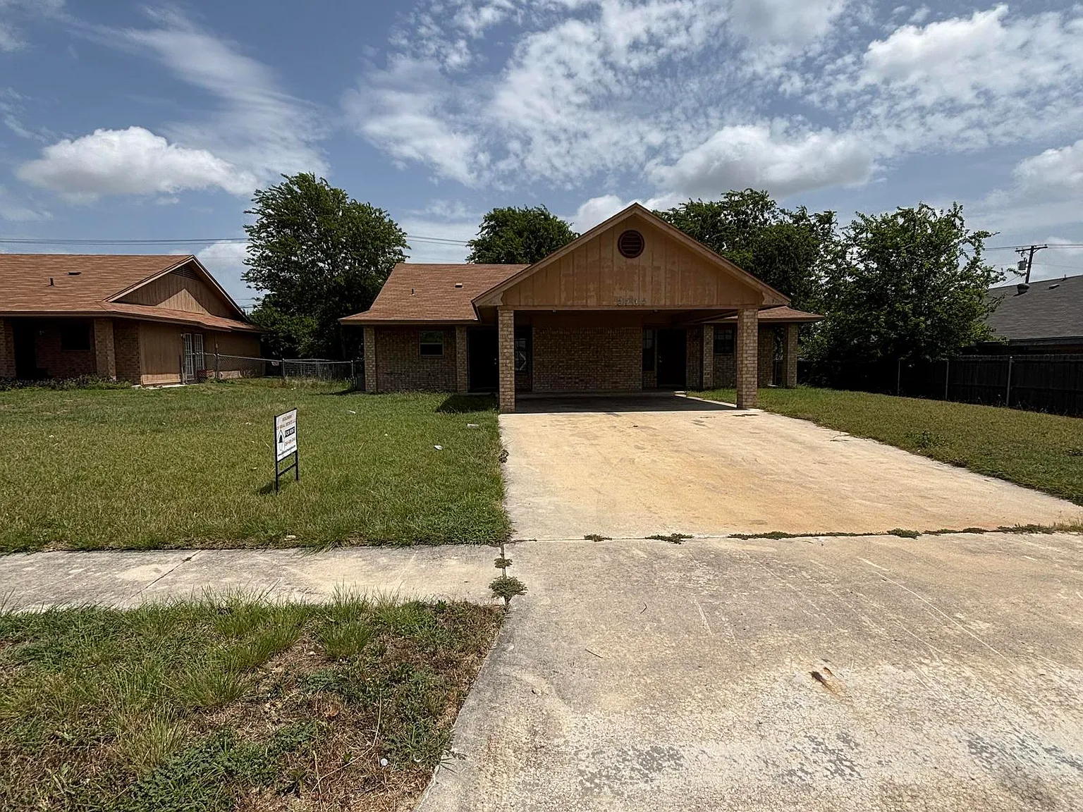 2204 Shoemaker Dr — Photo 1