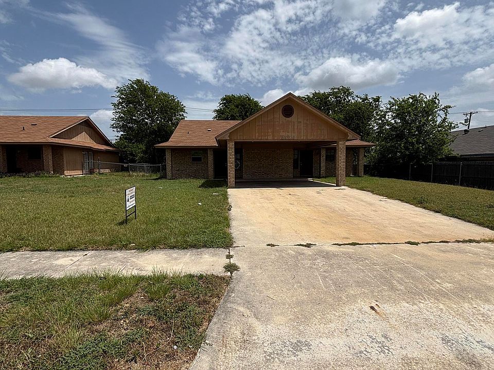 1st image of 2204 Shoemaker Dr #1