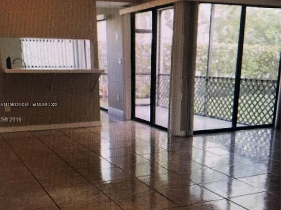 3rd image of 905 N Franklin Ave APT B