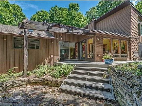 5th image of 5005 Saddlebrook Dr