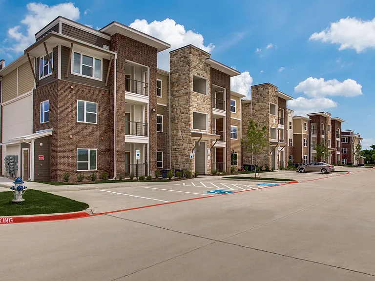 Palladium Glenn Heights — Photo 28