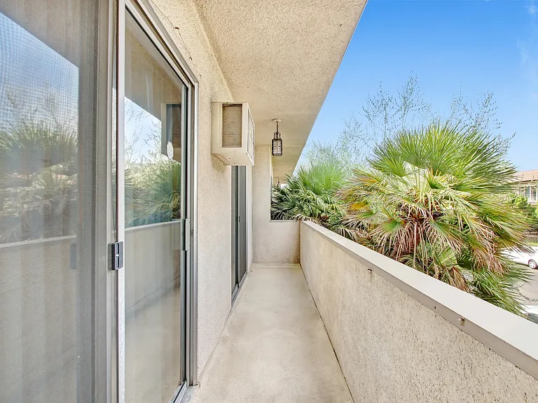 5292 Newcastle Ave — Photo 9