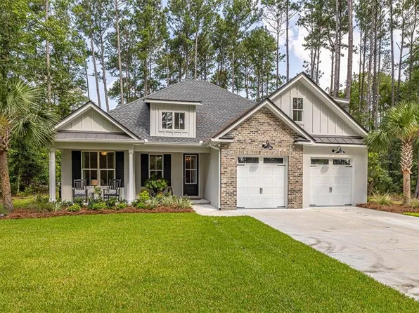 218 Eagle Crest Dr, Waverly, GA 31565