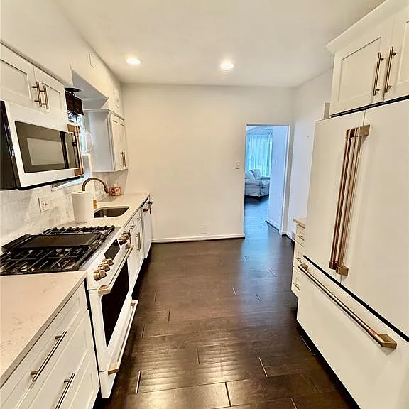 1923 Parkridge Ave — Photo 3