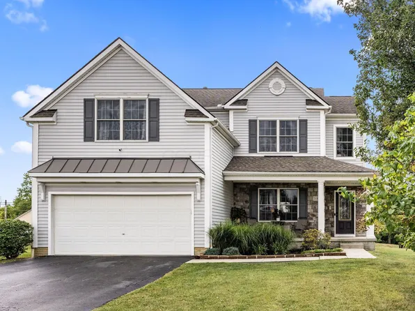 3182 Weeping Spruce Dr, Grove City, OH 43123