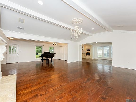 5th image of 18428 Keystone Ave