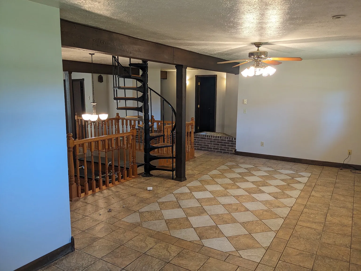 3 bed, 1836 sqft, $1,800 — Photo 3