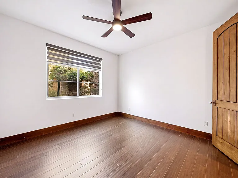 825 Gonzales St — Photo 16