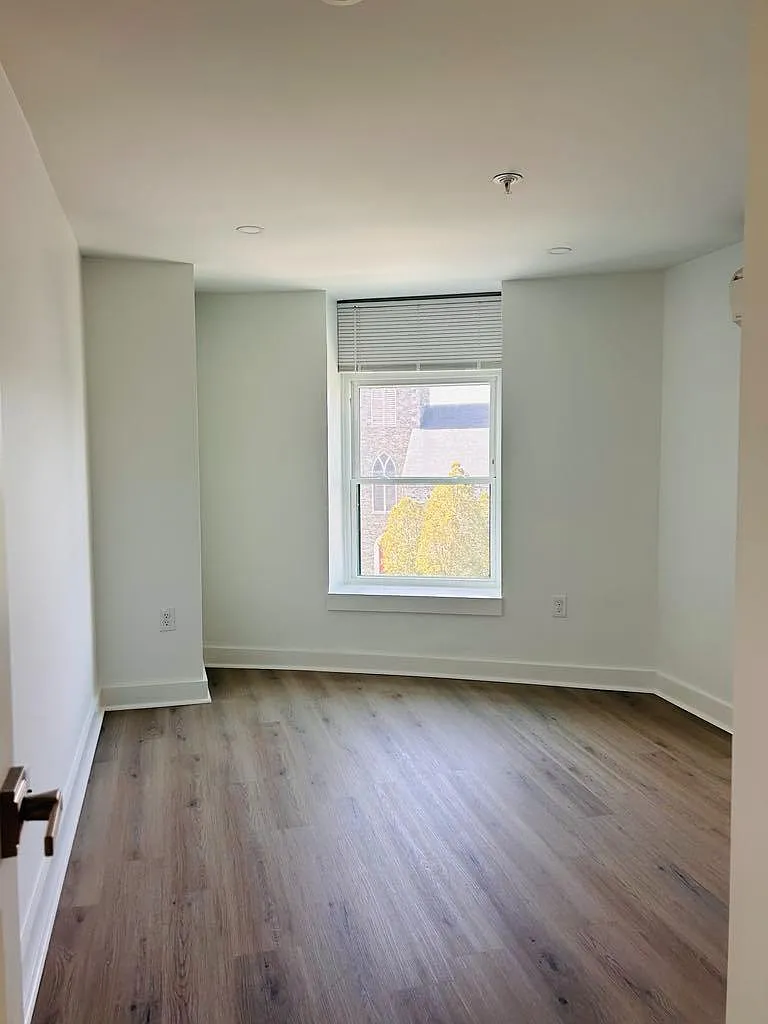 Unit Photo - 169 Merrimack St #301