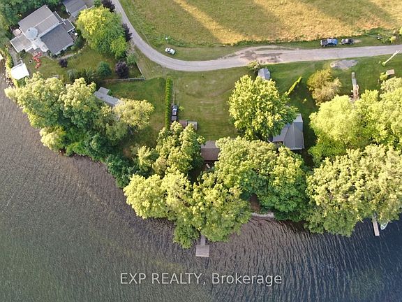 4th image of 32 Quinte View Rd